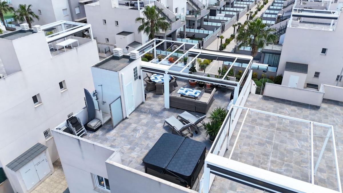 Продажа квартиры на Piso en Calle Gines Saura Sanchez, Parque Acuático - Sector 25, Torrevieja, Торревьеха
 photo 5