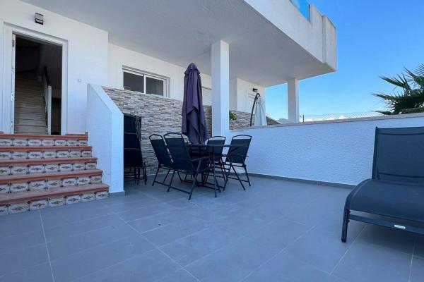 Chalet adosado en Calle Teide, 236, Los Balcones - Los Altos del Edén, Torrevieja thumbnail 1
