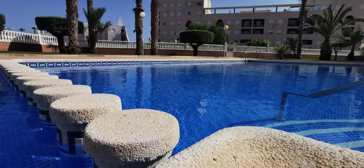 Venta de piso en Piso en Calle Pintor Rafael Boti, Gaspar Perrelló, Torrevieja, Torrevieja
photo 2