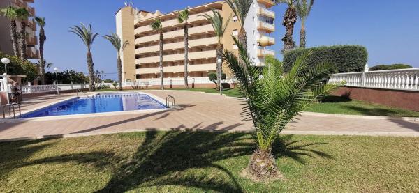 Venta de piso en Piso en Calle Pintor Rafael Boti, Gaspar Perrelló, Torrevieja, Torrevieja
 photo 4