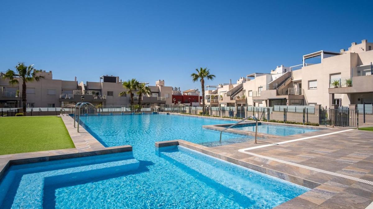 Продажа квартиры на Piso en Calle Gines Saura Sanchez, 4, Parque Acuático - Sector 25, Torrevieja, Торревьеха
 photo 3