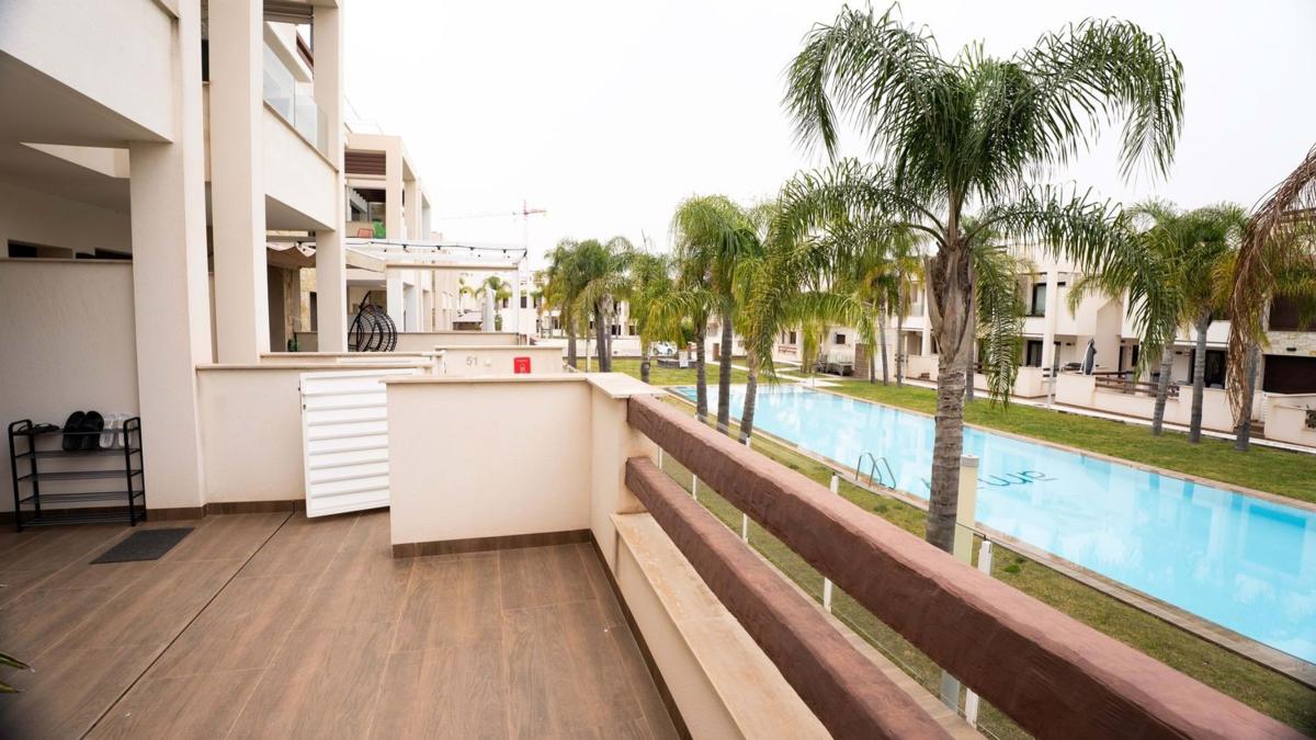Sale of apartment in Piso en Los Balcones - Los Altos del Edén, Torrevieja, Torrevieja
photo 2
