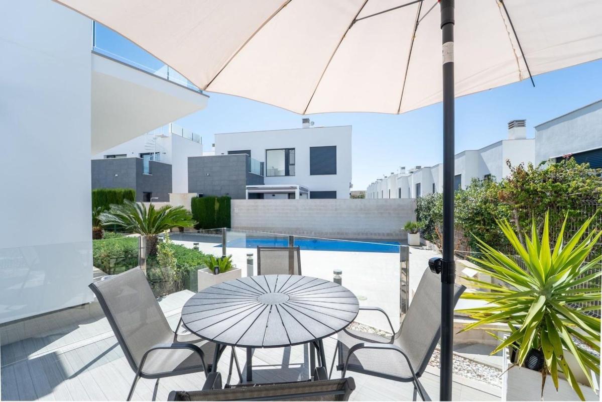 Sale of apartment in Piso en Los Balcones - Los Altos del Edén, Torrevieja, Torrevieja
photo 1