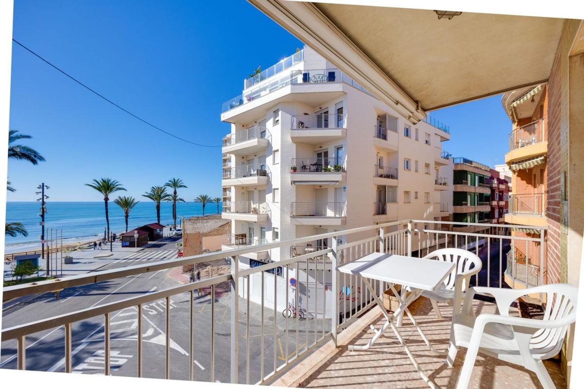 Sprzedaż mieszkania w Piso en Calle Almudena, 1, Las Piscinas Naturales, Torrevieja, Torrevieja
 photo 3