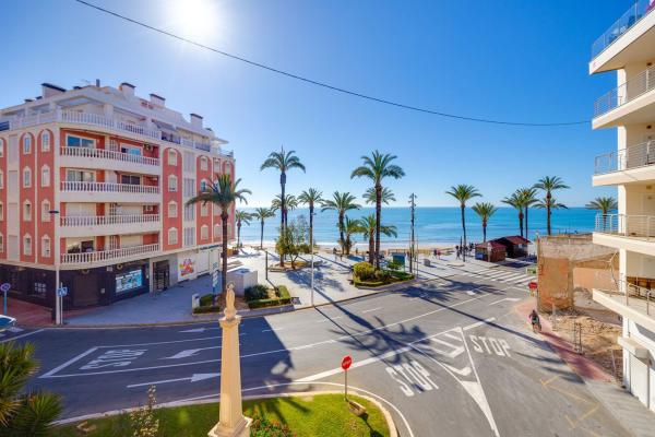 Venta de piso en Piso en Calle Almudena, 1, Las Piscinas Naturales, Torrevieja, Torrevieja
 photo 4