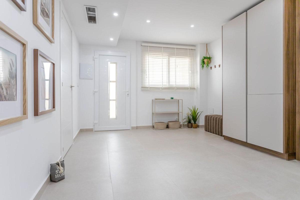 Venta de piso en Piso en Calle Doña Sinforosa, El Acequión, Torrevieja, Torrevieja
photo 3