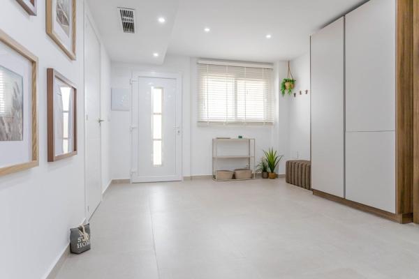 Продажа квартиры на Piso en Calle Doña Sinforosa, El Acequión, Torrevieja, Торревьеха
thumbnail 2