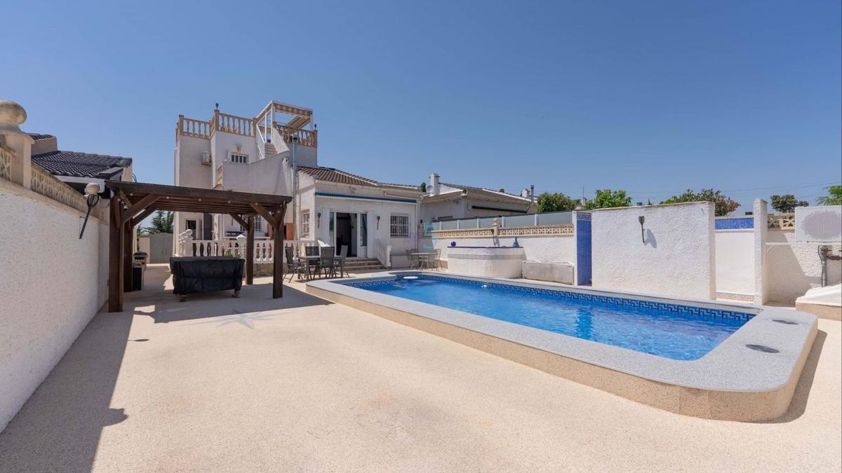 Venta de chalet independiente en Casa o chalet en La Siesta - El Salado - Torreta, Torrevieja, Torrevieja
photo 1