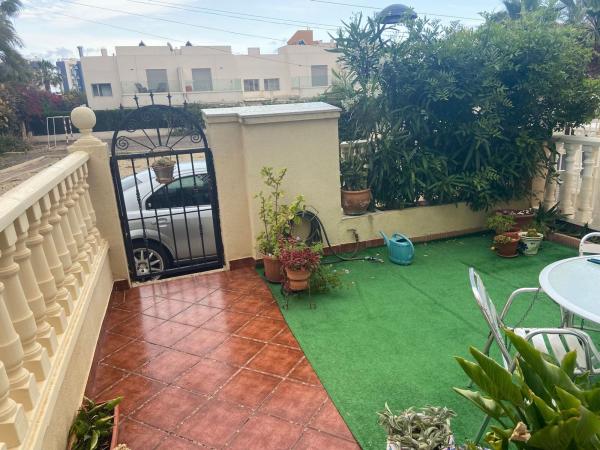 Chalet pareado en Calle Jardin del Mar, 73, Punta Prima, Torrevieja thumbnail 1