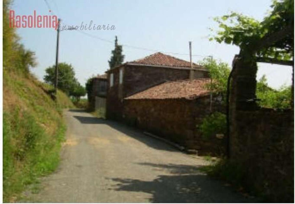 Sale of independent chalet in Casa o chalet en Touro, Touro
photo 2
