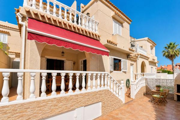 Casa o chalet independiente en Calle Aquiles, 3, Torreblanca, Torrevieja photo 1