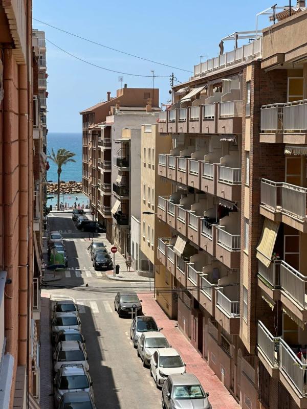 Venta de piso en Piso en Las Piscinas Naturales, Torrevieja, Torrevieja
 photo 3
