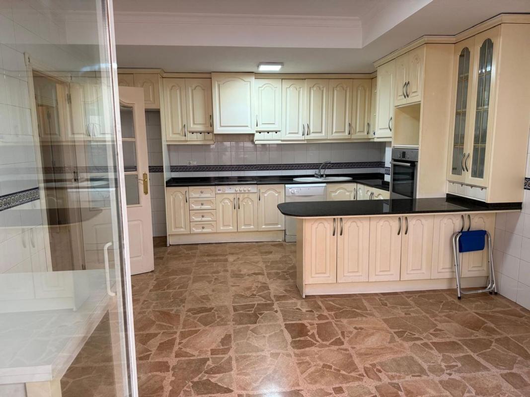 Sale of apartment in Piso en Calle Ramón Gallud, 49, Las Piscinas Naturales, Torrevieja, Torrevieja
photo 4
