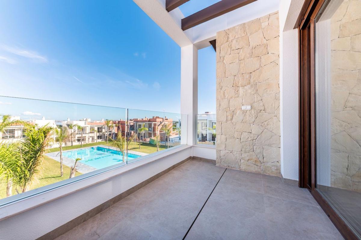 Venta de piso en Piso en Los Balcones - Los Altos del Edén, Torrevieja, Torrevieja
photo 2