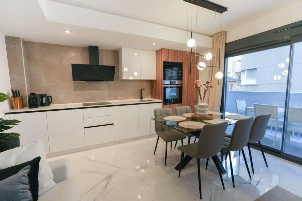 Venta de piso en Piso en Rambla Juan Mateo García, 25, Centro - Muelle Pesquero, Torrevieja, Torrevieja
 photo 4