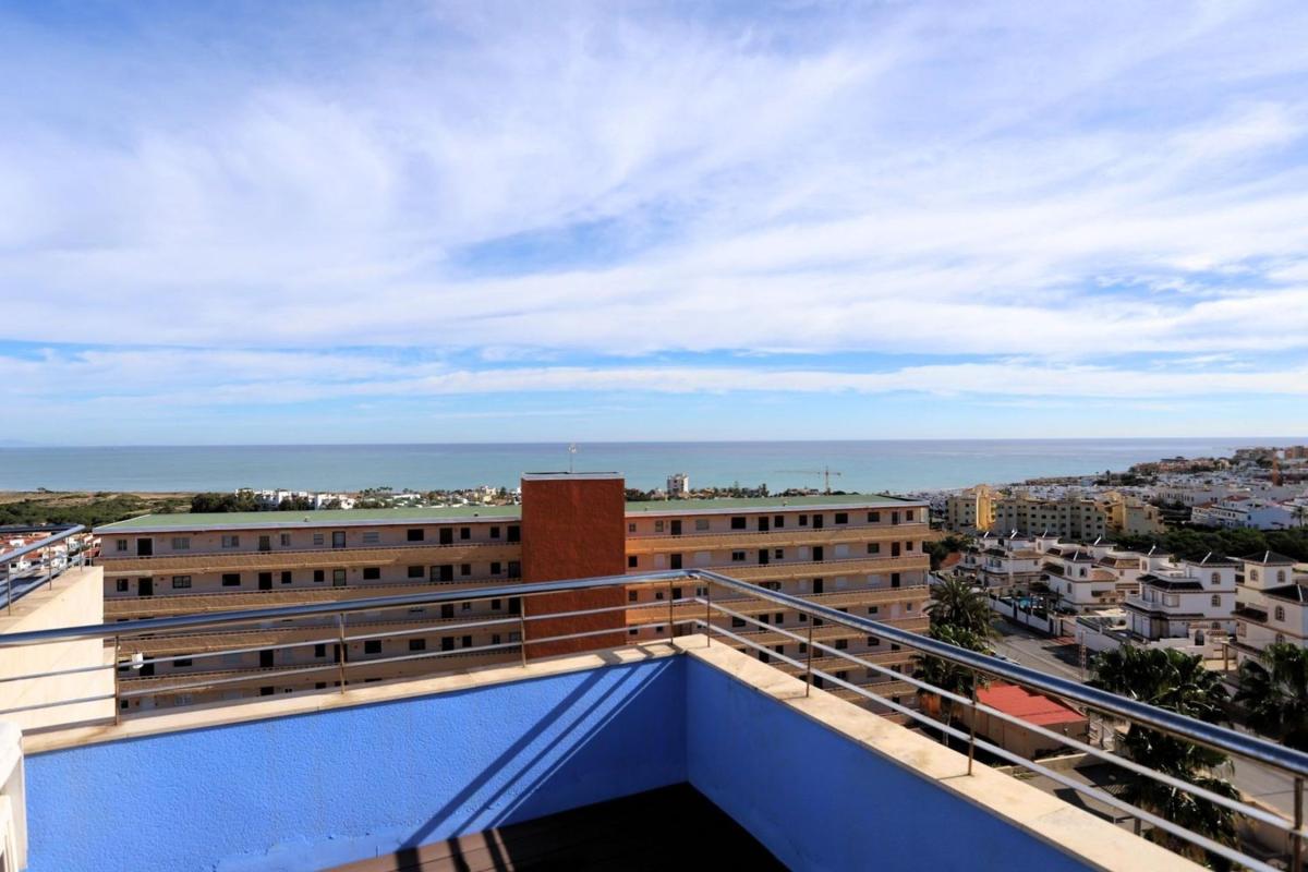 Продажа дуплекса на Dúplex en Avenida Torreblanca, Torreblanca, Torrevieja, Торревьеха photo 2