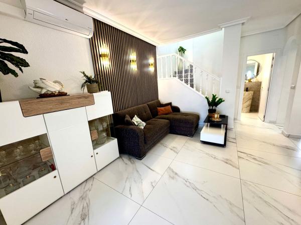 Chalet adosado en Calle Morera, 2, Cañada del Molino, Torrevieja thumbnail 2