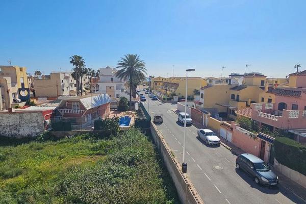 Chalet pareado en Zona los Frutales, Torrevieja photo 3