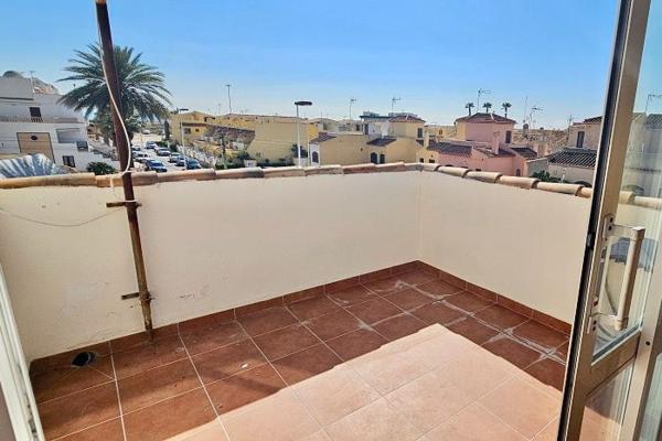 Chalet pareado en Zona los Frutales, Torrevieja photo 4