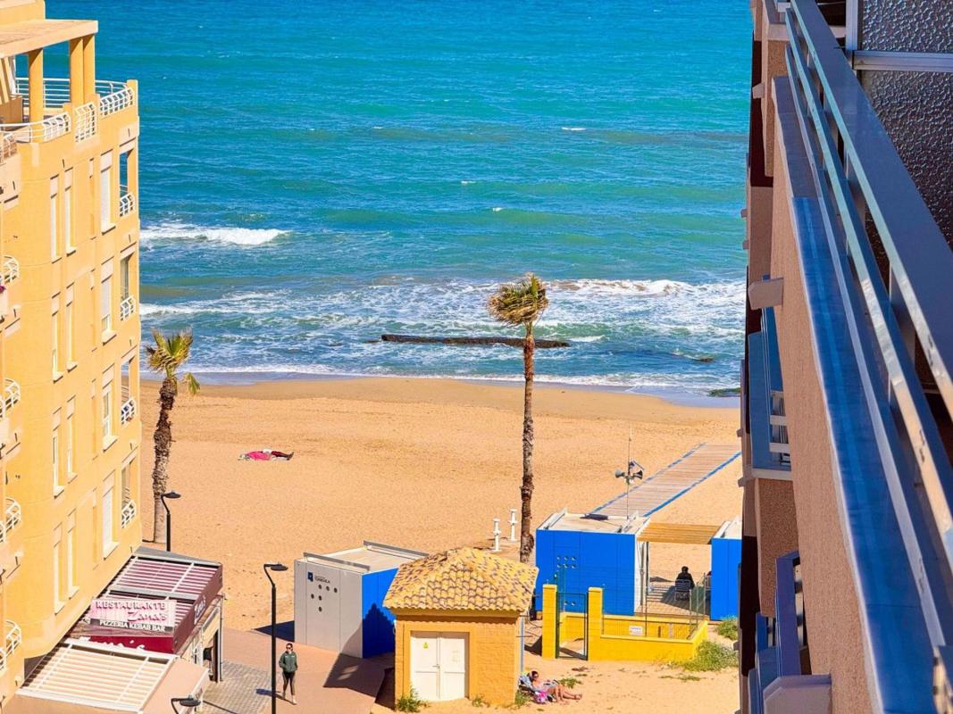 Продажа квартиры на Piso en Calle Alta, Gaspar Perrelló, Torrevieja, Торревьеха
photo 1