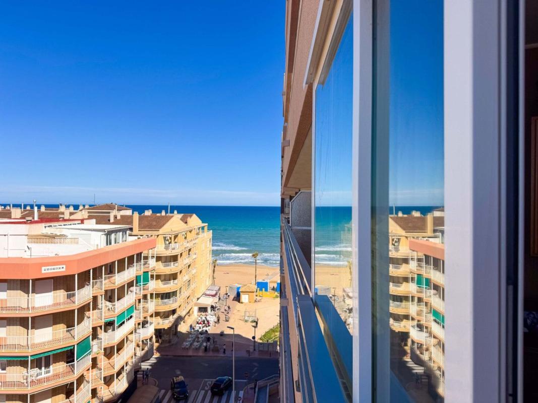 Продажа квартиры на Piso en Calle Alta, Gaspar Perrelló, Torrevieja, Торревьеха
photo 3