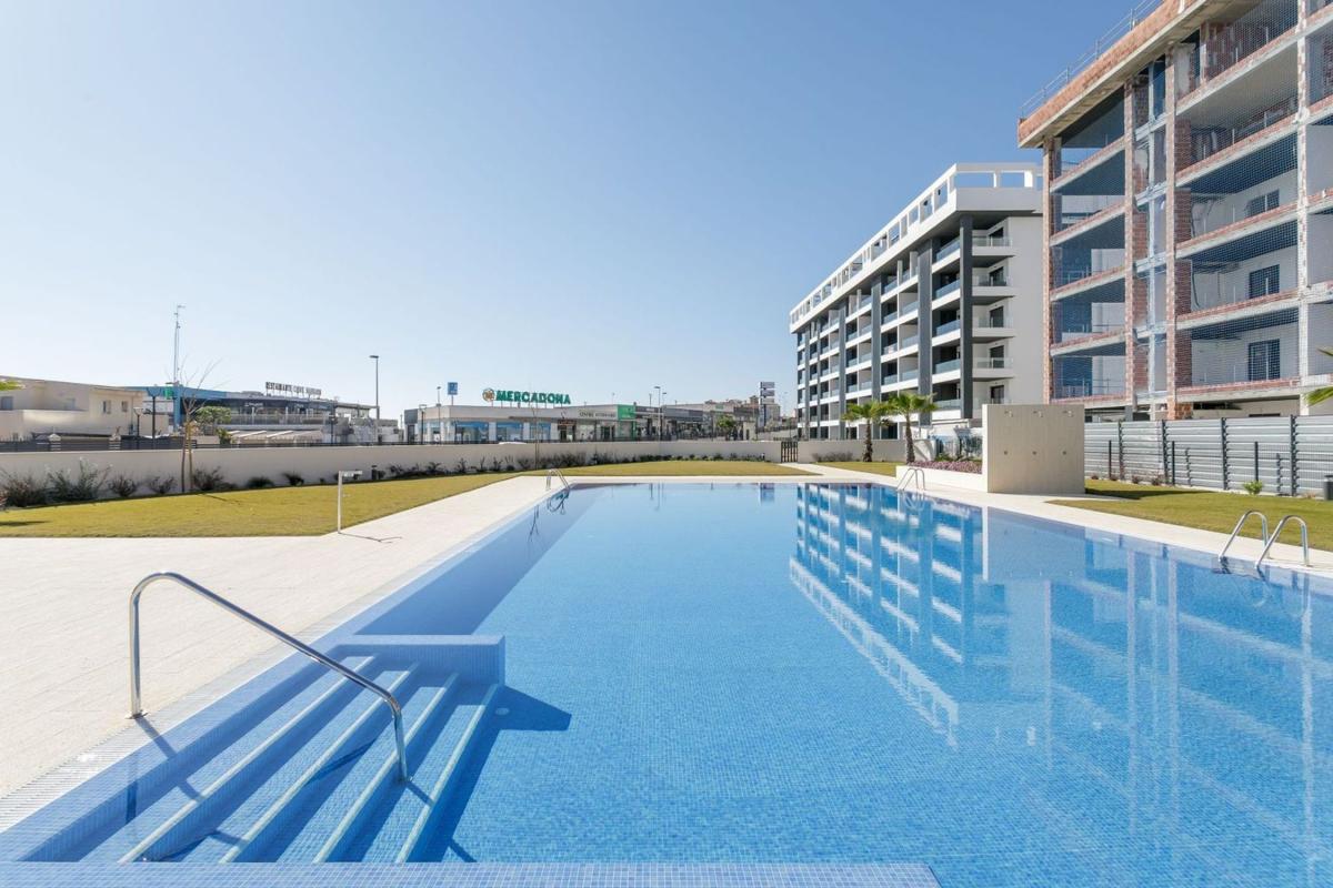 Venta de piso en Piso en Torreblanca, Torrevieja, Torrevieja
photo 1