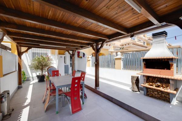 Casa o chalet independiente en Avenida Paris, Aguas Nuevas, Torrevieja photo 4