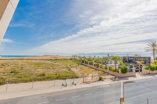 Venta de piso en Piso en Calle Enrique Fermi, 1, Zona los Frutales, Torrevieja, Torrevieja
thumbnail 2