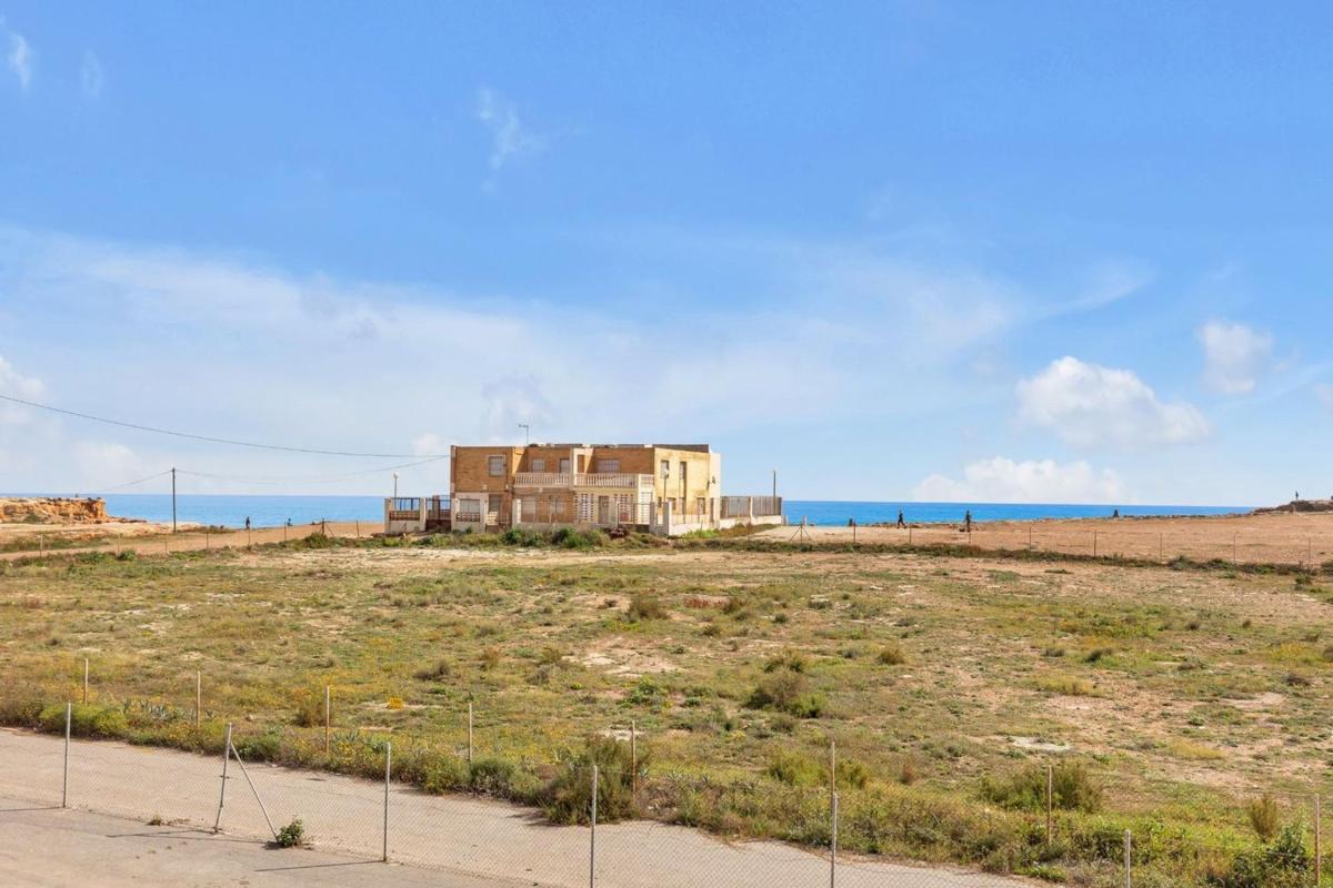 Sale of apartment in Piso en Calle Enrique Fermi, 1, Zona los Frutales, Torrevieja, Torrevieja
photo 4