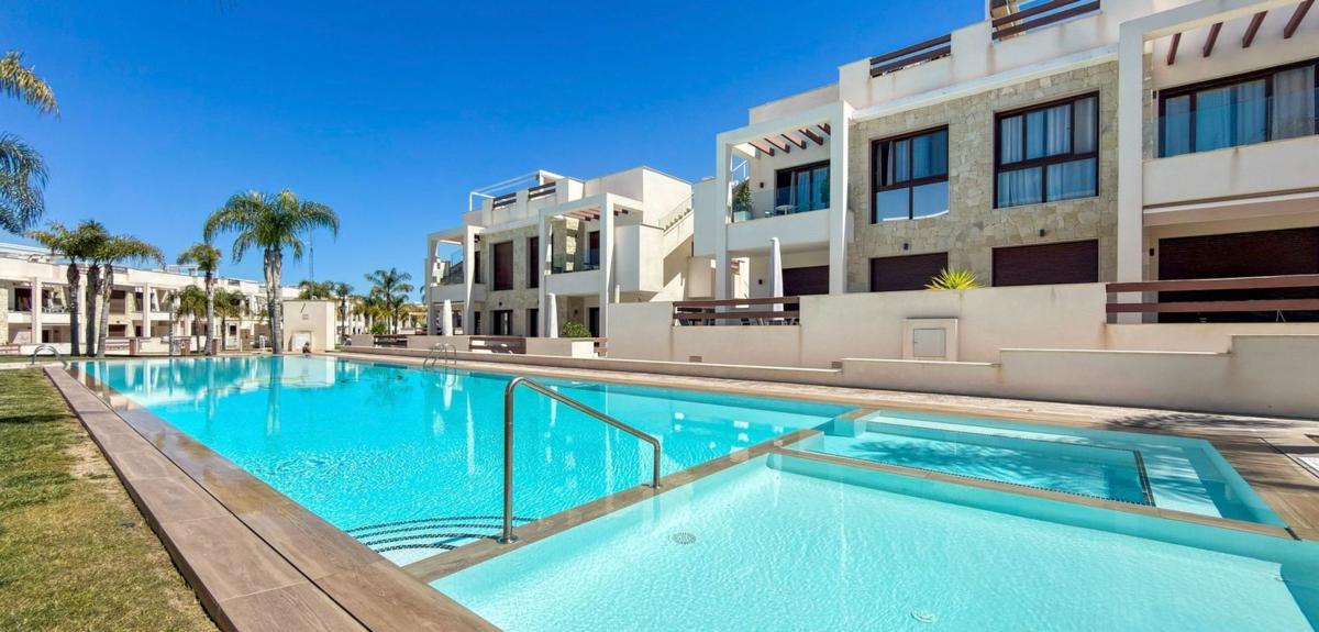 Venta de piso en Piso en Calle Pego, Los Balcones - Los Altos del Edén, Torrevieja, Torrevieja
photo 2