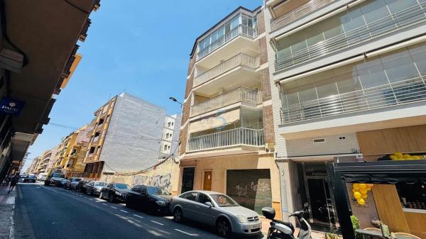 Sale of flat in Piso en Las Piscinas Naturales, Torrevieja, Torrevieja
 photo 1