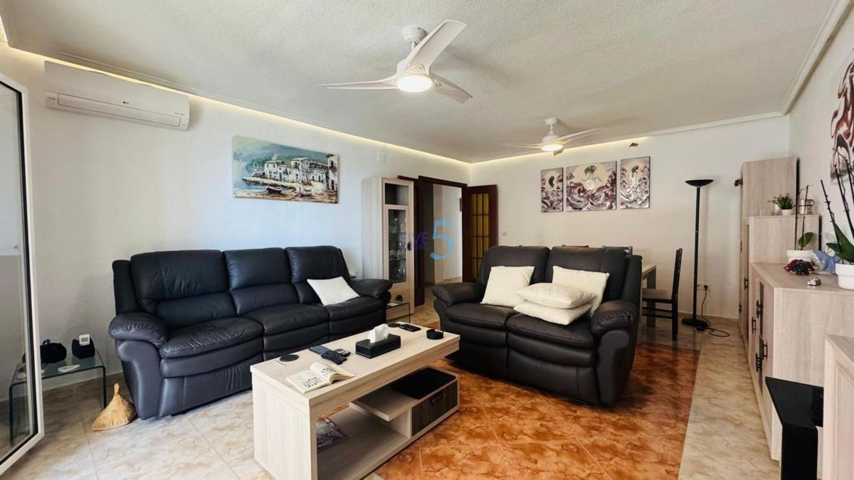 Sale of apartment in Piso en Las Piscinas Naturales, Torrevieja, Torrevieja
photo 2