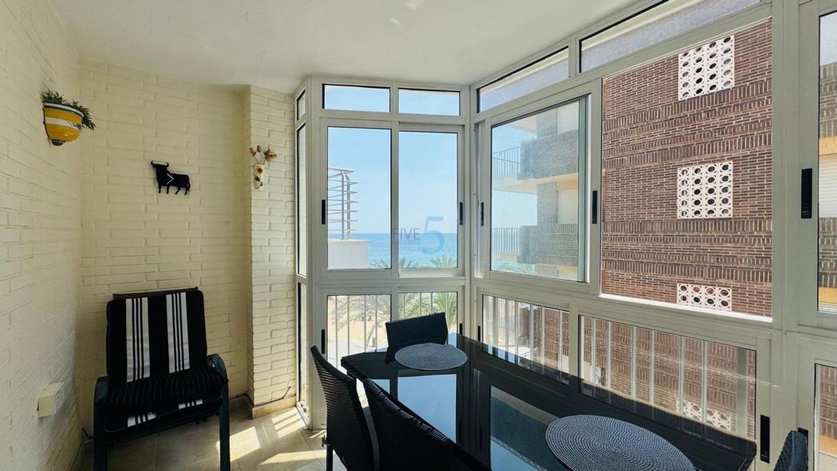 Sale of apartment in Piso en Las Piscinas Naturales, Torrevieja, Torrevieja
photo 3