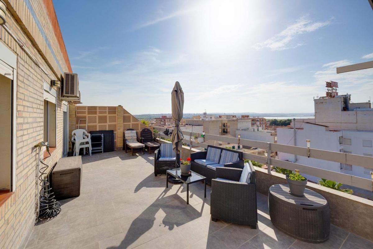 Продажа пентхауса на Ático en Calle Montesinos, Playa de los Náufragos, Torrevieja, Торревьеха photo 2