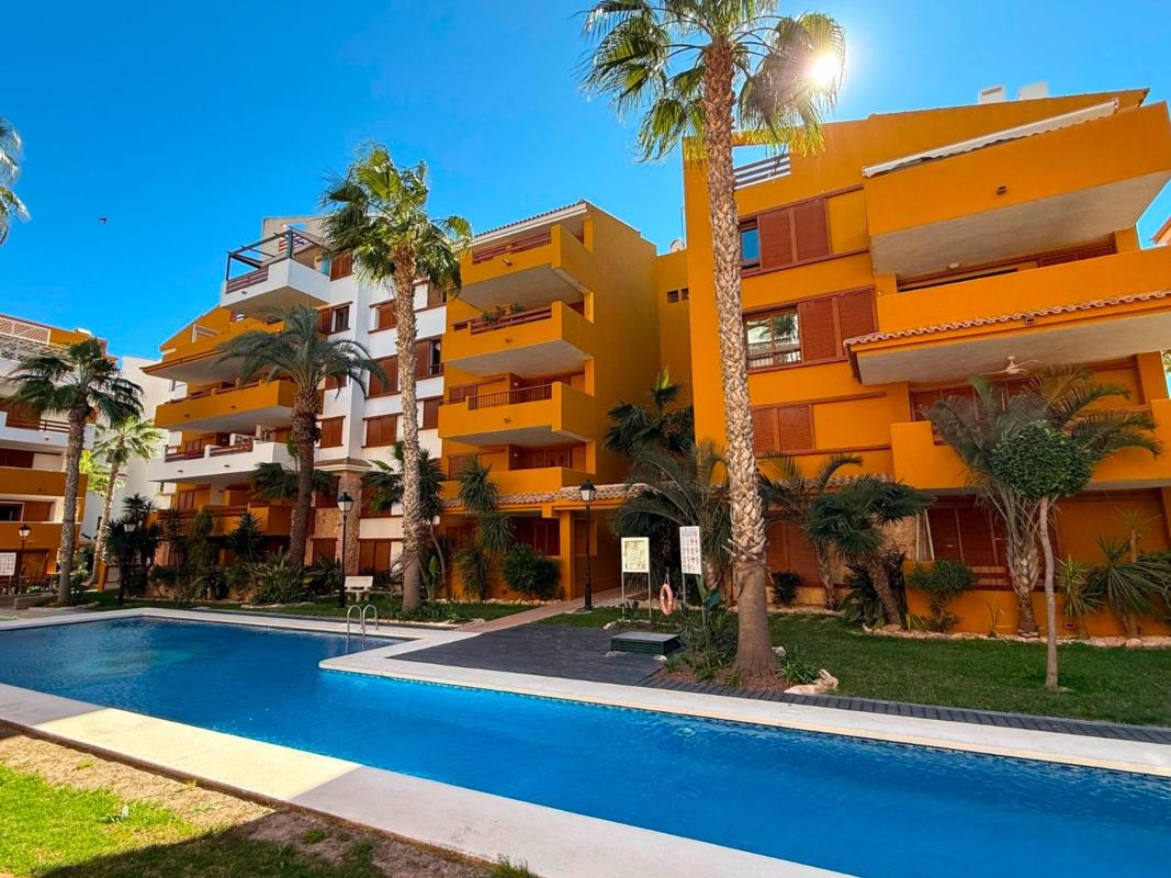 Sprzedaż mieszkania w Piso en Calle Ciclón, Punta Prima, Torrevieja, Torrevieja
photo 2