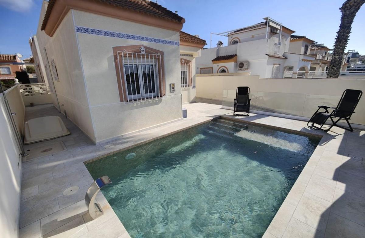 Sale of independent chalet in Casa o chalet en Calle Lebeche, 9, Miramar - Torre del Moro, Torrevieja, Torrevieja
photo 2