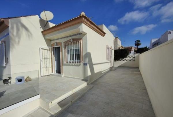 Chalet wolnostojący na sprzedaż w Casa o chalet en Calle Lebeche, 9, Miramar - Torre del Moro, Torrevieja, Torrevieja thumbnail 2