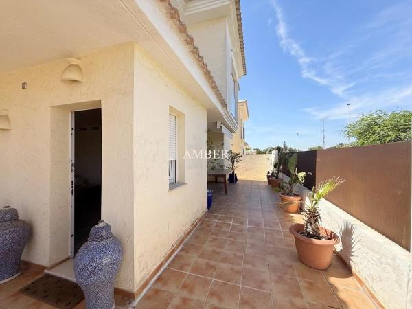 Chalet pareado en Residencial Da Vinci, 1, La Siesta - El Salado - Torreta, Torrevieja photo 4