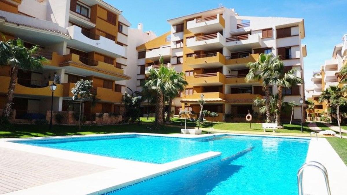 Sprzedaż mieszkania w Piso en Calle Ciclón, Punta Prima, Torrevieja, Torrevieja
photo 1