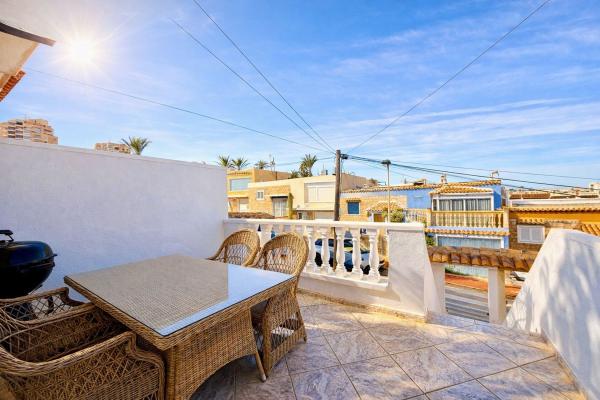 Chalet pareado en Cabo Cervera, Torrevieja thumbnail 2