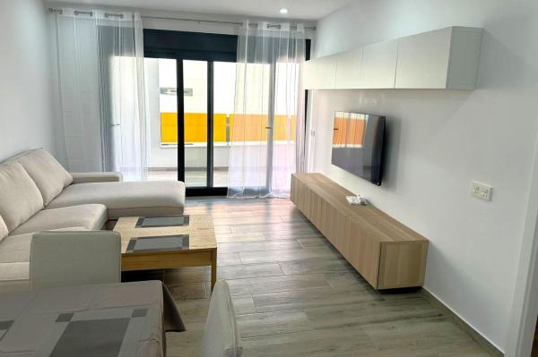 Sale of flat in Piso en Calle Ramón Gallud, 139, Las Piscinas Naturales, Torrevieja, Torrevieja
 photo 4
