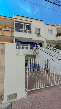 Chalet adosado en Calle Pleamar, Punta Prima, Torrevieja photo 1