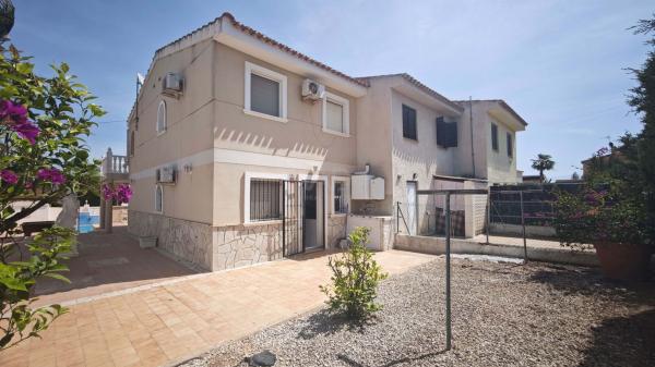 Chalet adosado en Los Balcones - Los Altos del Edén, Torrevieja thumbnail 3