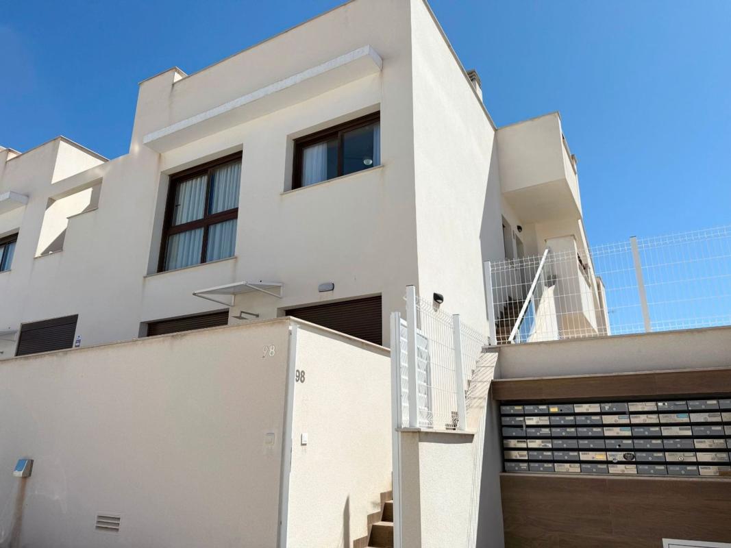 Sprzedaż mieszkania w Piso en Calle Zv 54, Los Balcones - Los Altos del Edén, Torrevieja, Torrevieja
 photo 2