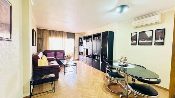 Sale of flat in Piso en Calle Moriones, Las Piscinas Naturales, Torrevieja, Torrevieja
 photo 2