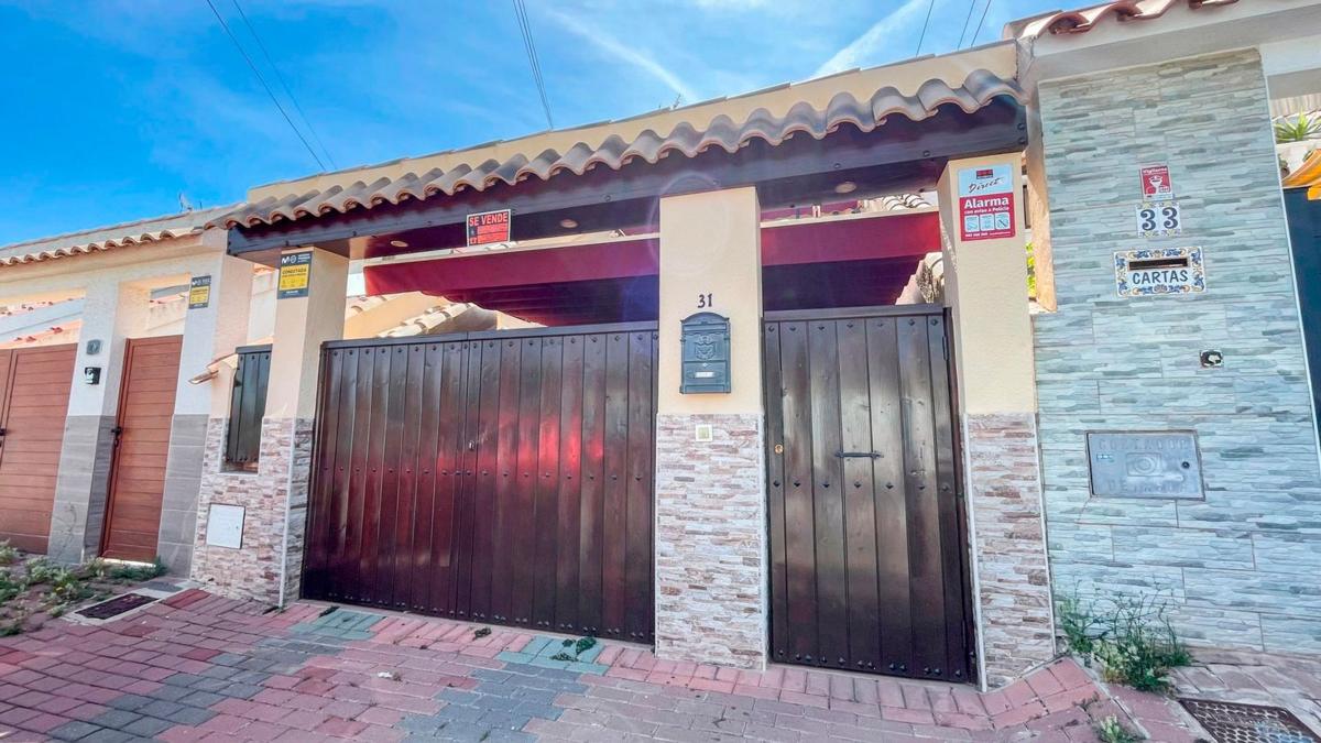 Venta de chalet adosado en Chalet adosado en Avenida Tomas Martinez Domenech, Los Balcones - Los Altos del Edén, Torrevieja , Torrevieja photo 3