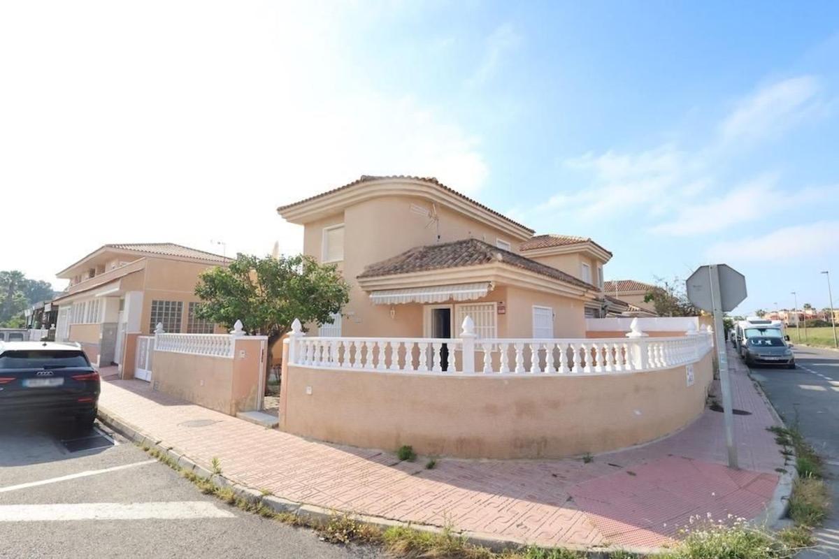 Sprzedaż niezależnego domku jednorodzinnego w Casa o chalet en El Molino, Torrevieja, Torrevieja photo 1