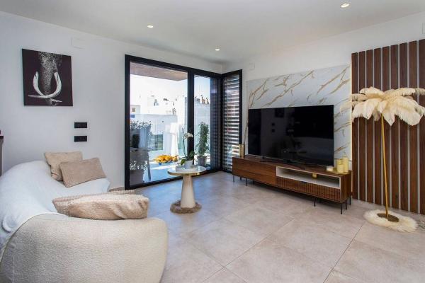 Sale of flat in Piso en Centro - Muelle Pesquero, Torrevieja, Torrevieja
thumbnail 2