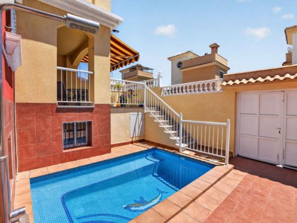 Chalet adosado en Calle Gabriela Mistral, 209, Aguas Nuevas, Torrevieja thumbnail 2