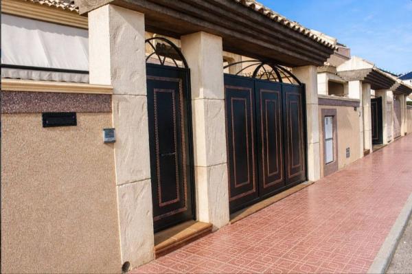 Chalet adosado en Avenida Tomas Boj Andreu, Los Balcones - Los Altos del Edén, Torrevieja photo 4
